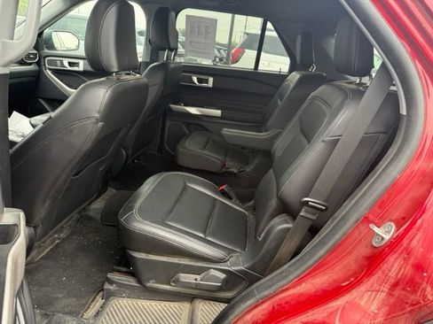 Used 2022 Ford Explorer XLT w/ Equipment Group 202A AWD/4WD image 15