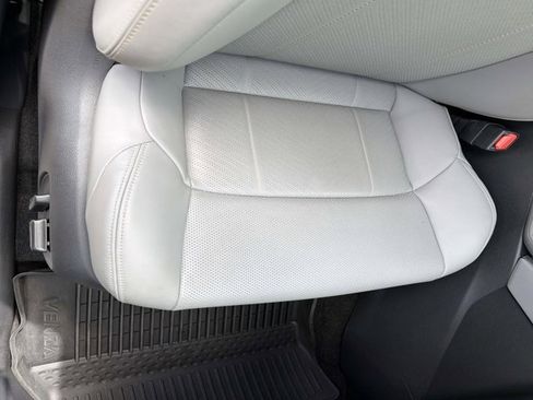 Certified 2024 Toyota Venza Limited image 15