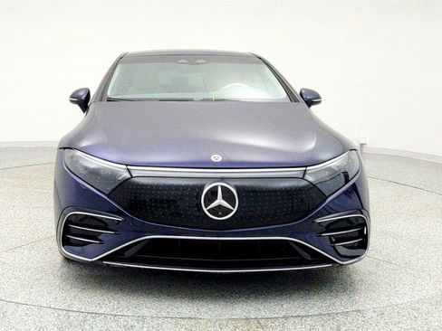 Used 2023 Mercedes-Benz EQS 580 4MATIC Sedan image 2