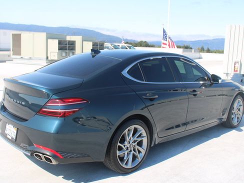 Used 2022 Genesis G70 2.0T RWD image 3