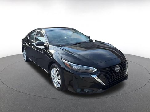 Used 2025 Nissan Sentra S FWD image 3