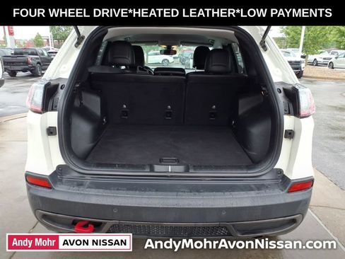 Used 2019 Jeep Cherokee Trailhawk w/ Cold Weather Group AWD/4WD image 11