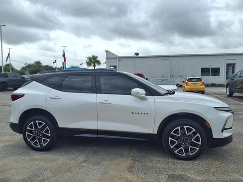 Used 2024 Chevrolet Blazer RS w/ Enhanced Convenience Package FWD image 21