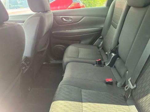 Used 2019 Nissan Rogue SV w/ Premium Package AWD/4WD image 8