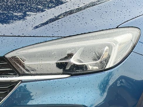 Used 2020 Buick Encore GX Essence w/ Experience Buick Package image 4