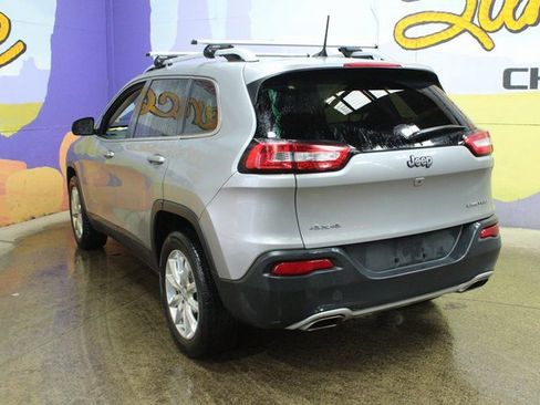 Used 2017 Jeep Cherokee Limited image 6