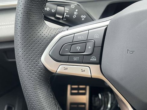 New 2026 Volkswagen Tiguan SE R-Line AWD/4WD image 18