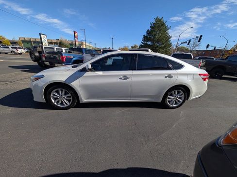 Used 2014 Toyota Avalon XLE Premium image 4