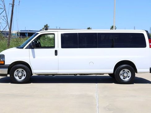 Used 2017 Chevrolet Express 3500 LT w/ LT Preferred Equipment Group image 5