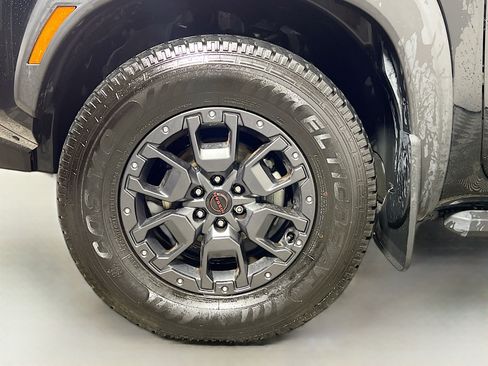 Used 2022 Nissan Frontier PRO-4X w/ Pro-4X Premium Package image 14