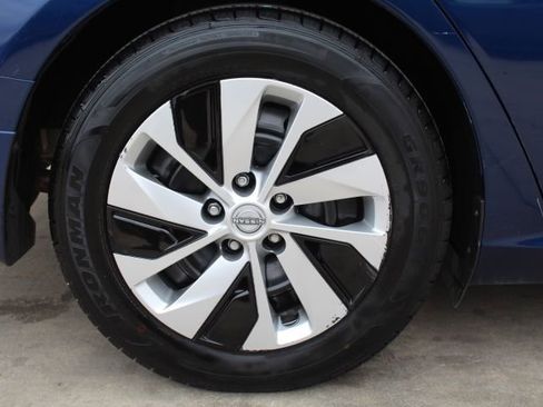 Used 2024 Nissan Altima 2.5 S image 10