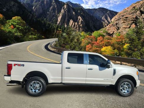 Used 2019 Ford F350 Platinum w/ Platinum Ultimate Package image 2