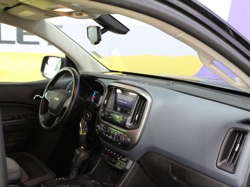 Used 2021 Chevrolet Colorado Z71 w/ Z71 Midnight Edition AWD/4WD image 12