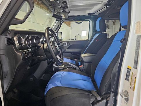 Used 2023 Jeep Wrangler Unlimited Sahara w/ Cold Weather Group AWD/4WD image 21