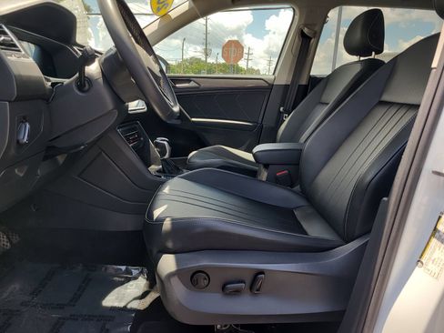 Used 2023 Volkswagen Tiguan SE FWD image 16