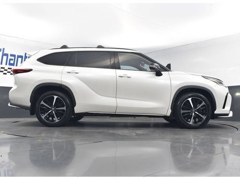 Used 2021 Toyota Highlander XSE AWD/4WD image 22