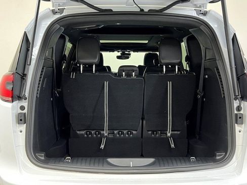 New 2026 Chrysler Pacifica Select image 5