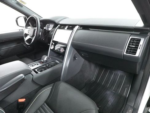 Used 2023 Land Rover Discovery Metropolitan Edition AWD/4WD image 35