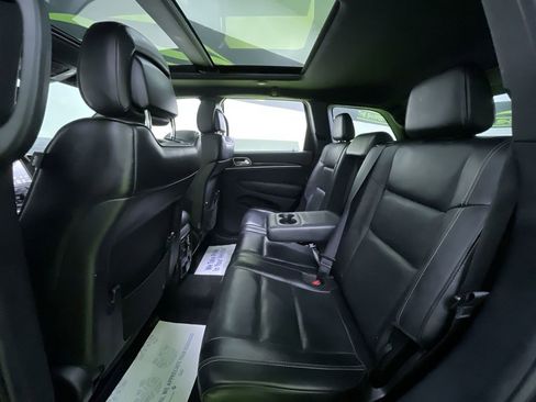 Used 2017 Jeep Grand Cherokee Overland image 29