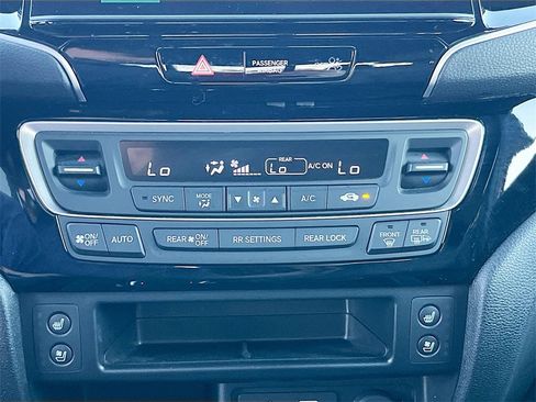 Used 2025 Honda Ridgeline Black Edition image 16
