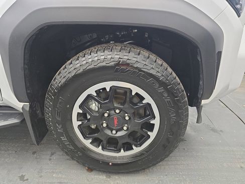 Used 2025 Toyota 4Runner TRD Off-Road AWD/4WD image 10