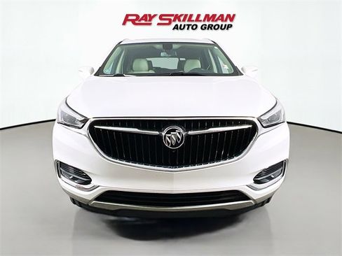 Used 2020 Buick Enclave Essence w/ Sound and Sites Package image 2