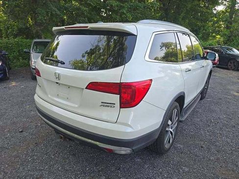 Used 2017 Honda Pilot Touring image 4