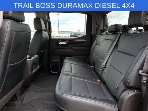 Used 2023 Chevrolet Silverado 1500 LT Trail Boss w/ Protection Package AWD/4WD image 10