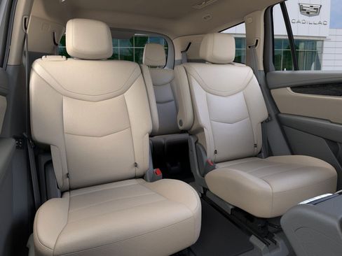 New 2025 Cadillac XT6 Premium Luxury image 17