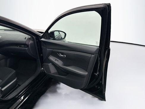 Used 2025 Nissan Sentra SV FWD image 29