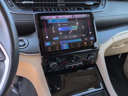 Certified 2021 Jeep Grand Cherokee L Limited AWD/4WD image 29