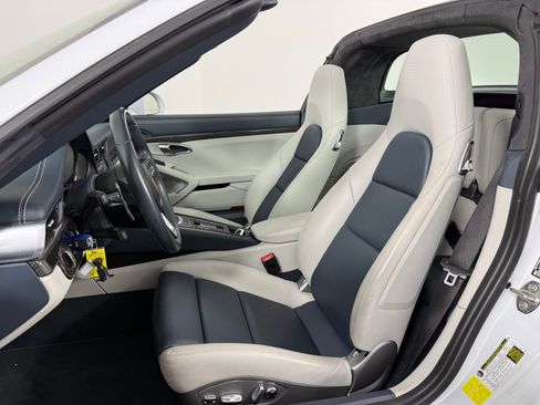 Certified 2019 Porsche 911 Targa 4S image 5