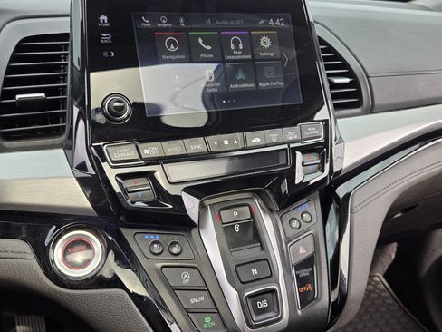 Used 2018 Honda Odyssey Elite image 16