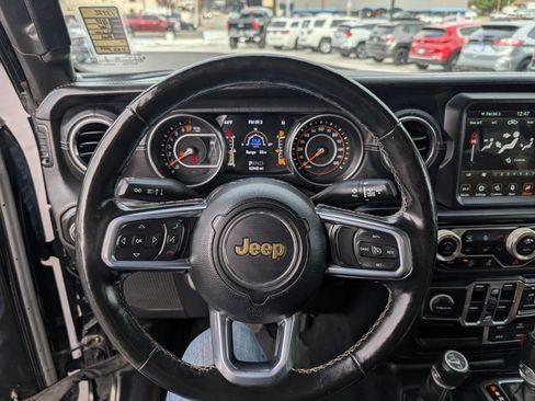 Used 2020 Jeep Gladiator Overland image 6