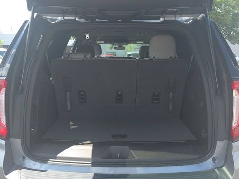 Used 2022 GMC Yukon SLE RWD image 9