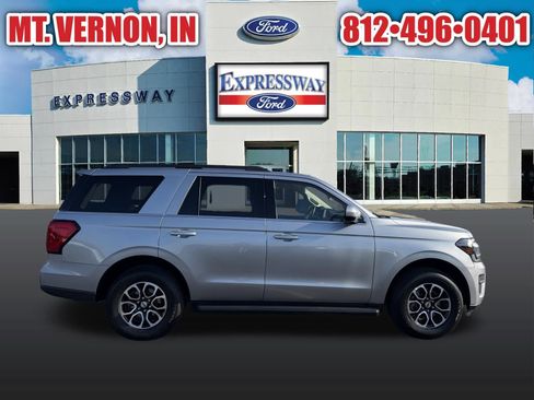 Used 2024 Ford Expedition XLT image 6