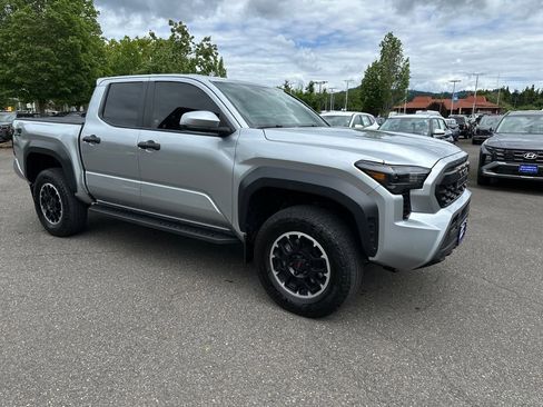 Used 2024 Toyota Tacoma TRD Off-Road w/ TRD Off Road Upgrade Package AWD/4WD image 8
