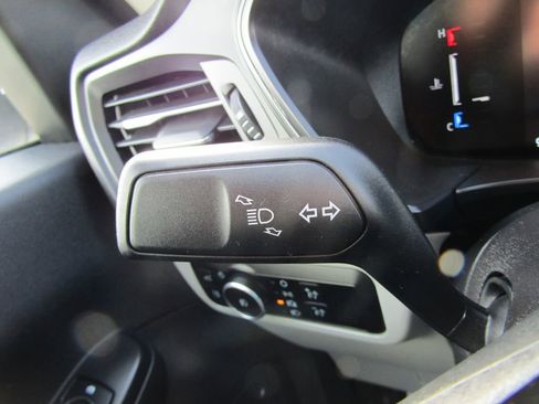Used 2025 Ford Escape SE FWD image 29