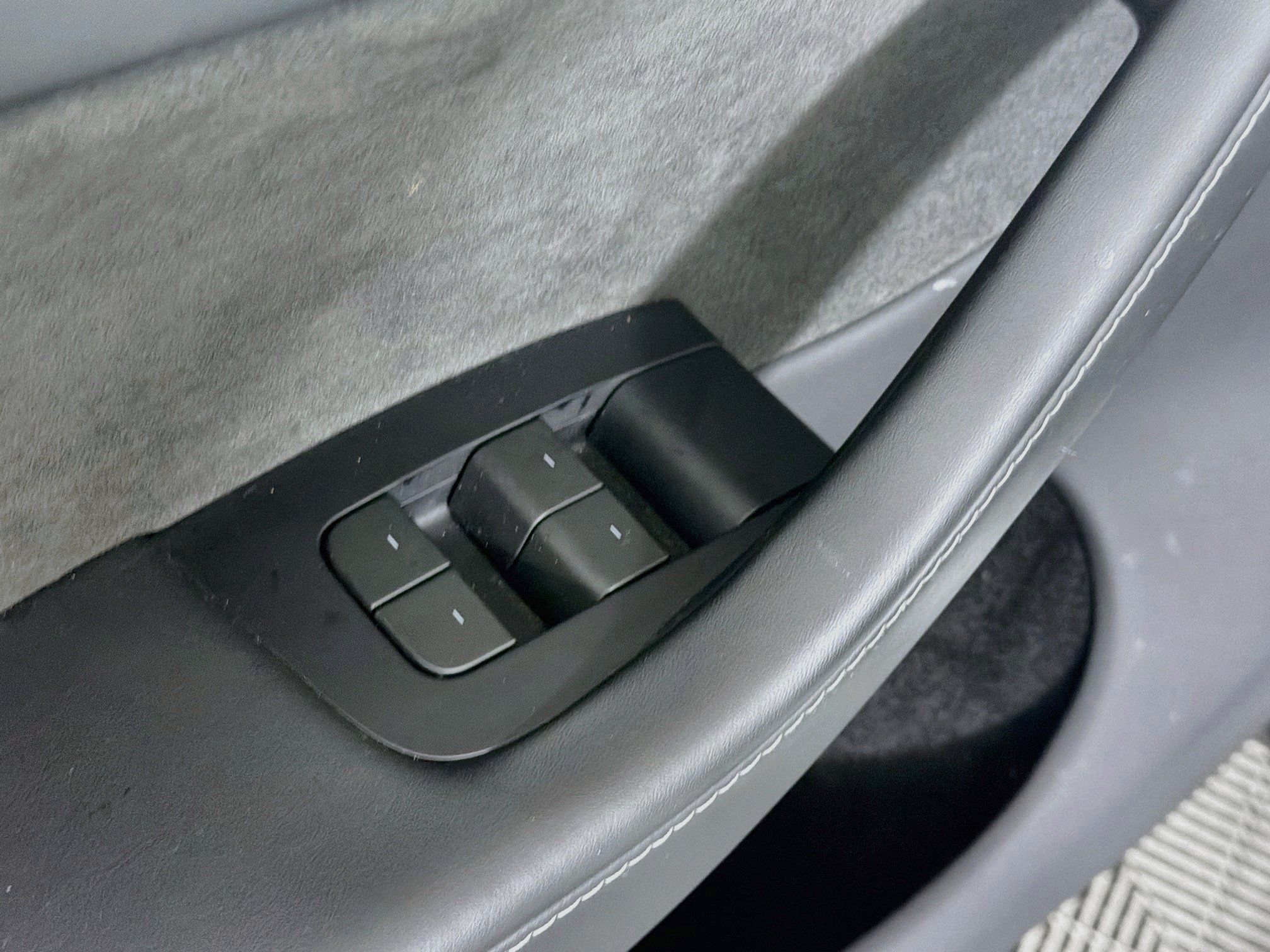 Used 2023 Tesla Model Y Long Range AWD/4WD image 15