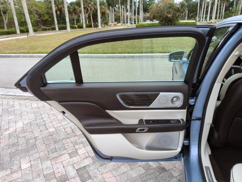 Used 2019 Lincoln Continental Black Label image 29