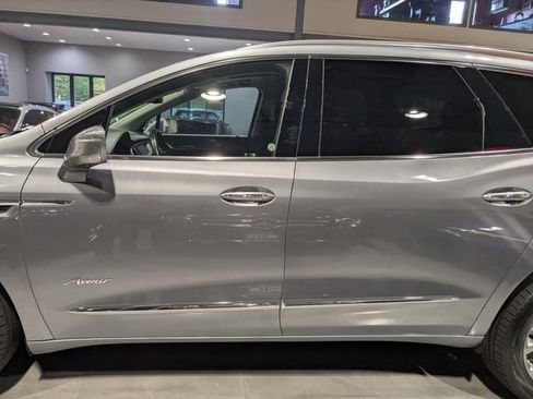 Used 2020 Buick Enclave Avenir w/ Avenir Technology Package AWD/4WD image 5