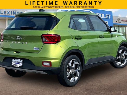 Used 2022 Hyundai Venue SEL w/ Cargo Package FWD image 13