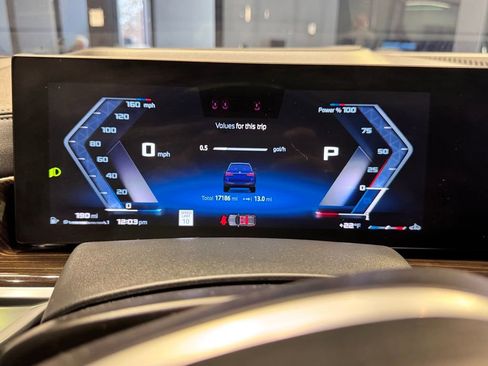 Used 2024 BMW X7 M60i image 31