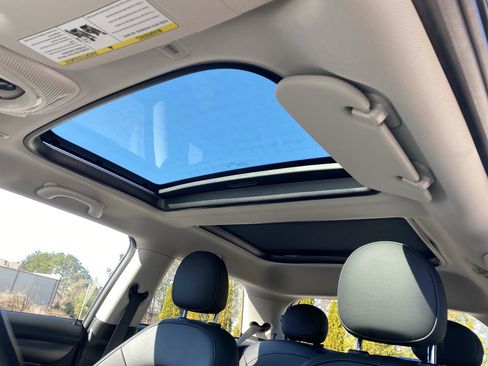 Used 2023 MINI Cooper 2-Door Hardtop image 52