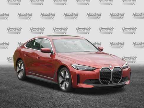 Used 2023 BMW i4 eDrive40 RWD image 2