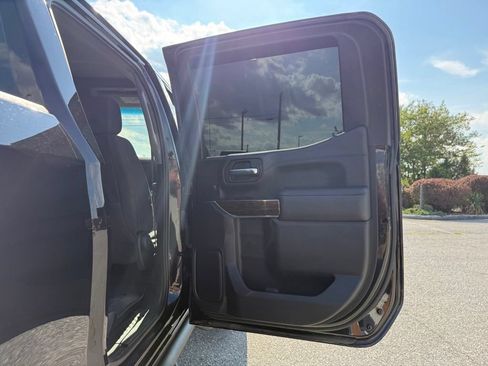Used 2022 GMC Sierra 1500 Elevation w/ LPO, Elevation Black Package AWD/4WD image 16