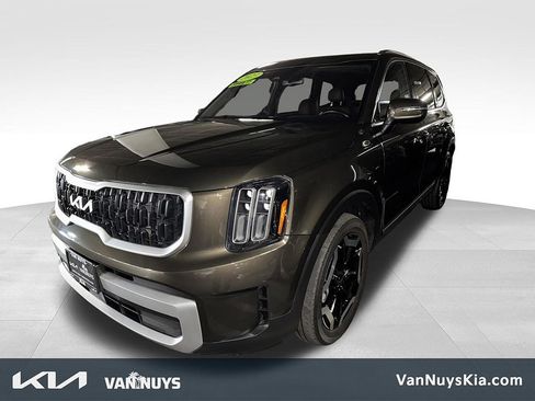 Used 2023 Kia Telluride EX w/ EX Captain's Chair Package AWD/4WD image 33