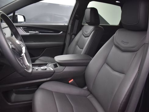 New 2026 Cadillac XT5 Premium Luxury w/ Driver Assist Package AWD/4WD image 9