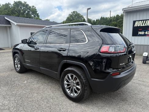 Used 2019 Jeep Cherokee Latitude Plus w/ Cold Weather Group AWD/4WD image 6