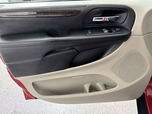 Used 2014 Dodge Grand Caravan American Value Package w/ UConnect Hands-Free Group image 20